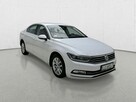 Volkswagen Passat - 1
