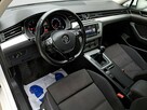 Volkswagen Passat - 11