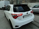 sprzedam TOYOTE YARIS hybryde 1.5 wersja GR alkantar,skóra - 5
