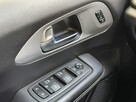 Chrysler Pacifica - 12