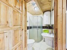 Obiekt hotelowy nad jeziorem na Mazurach. - 1