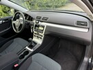 Volkswagen Passat - 12
