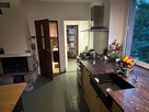 Mieszkanie z dużym ogrodem i garażami. - 9