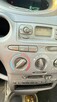 Toyota Yaris 2002 - 4