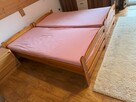 Łóżka z litego drewna olchowego z materacami, stan b. dobry - 3