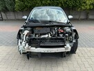 Peugeot 208 - 8