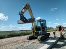 3 facetów Operatorzy koparek-Ładowarek ,pracownicy fizyczni - 3