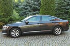 Volkswagen Passat - 4