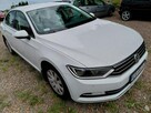 Volkswagen Passat - 1
