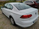 Volkswagen Passat - 4