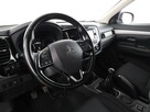 Mitsubishi Outlander 2.0 MIVEC SUV-Star Klimatyzacja Tempomat Navi Grzane Fotele Kamera - 14