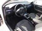 Volkswagen Passat - 9