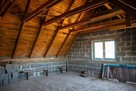 Wyjątkowa posiadłość z dwoma budynkami i własnym s - 14