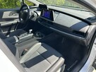 Toyota Prius 2.0 Hybrid AWD biała perła - 15