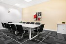 Wybierając przystosowaną do zespołów w Regus Zana - 1