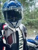Dziewczyna lubiąca jeździć motocyklem