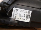 VW Golf 7 lampa prawa przód (zwykła) 2017 - 2020r - 12