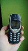 Klasyczna Nokia 3310 z ładowarką - 2
