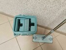 Dwukomorowy mop obrotowy z wiadrem scratch anet - 3