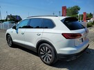 Volkswagen Touareg 3.0 V6 TDI 4Motion Panorama Hak Salon Polska Serwis ASO Zadbany FV 23% - 4