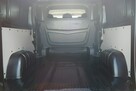 Opel Vivaro 5 os. LONG Brygadówka NAVI Hak grz. fotele climatronic Doinwestowany - 16