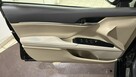 Toyota Camry 2.5 Executive Hybrid A/T - 12