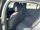 Peugeot 208 - 8