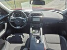 Jaguar F-PACE - 12