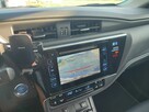 Toyota Auris Hybrid kombi. - 9