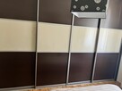 Duża i pojemna szafa z 4 drzwiami przesuwanymi szerokość 3, - 2