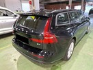 V60 Momentum 2.0 Hybrid 197km ASYSTENT full led NAVI kamera 2022 FV23% - 4