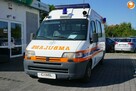 Peugeot Boxer sanitarka transportowa z miejscem do leżenia i wyposażeniem, - 1