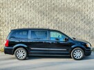Chrysler Town & Country - 7