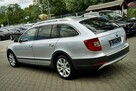 Škoda Superb 1,6TDI Klima, alu R17, NAVI, Xenony, 2013r. - 3