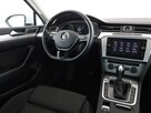 Volkswagen Passat Variant R-Line DSG navi klima auto grzane fotele kamera i czujnii parkowania - 16