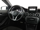 Mercedes A 180 automat skóra/alcantara bi-xenon kamera i czujniki parkowania - 16