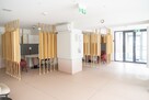 Lokal z dużymi witrynami przy Agorze Bytom - 10