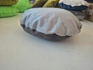 Okrągła poduszka dekoracyjna 32 × 32 cm – stylowy dodatek do - 7