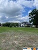 Działka 738 m², zabudowa mieszkaniowa + usługi.