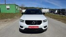 Volvo XC 40 biała perła  R design AWD - 2