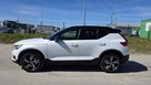 Volvo XC 40 biała perła  R design AWD - 4