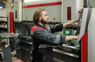 OPERATOR /KA PRASY KRAWĘDZIOWEJ CNC (BEZ-AS-DE)