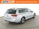 Volkswagen Passat Variant FV23% PHEV automat navi grzane fotele climatronic kamera ACC - 8
