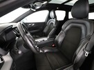 Volvo XC 60 4x4 automat full LED skóra/alcantara panorama navi kamery grzane fotel - 13