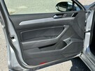Volkswagen Passat - 12