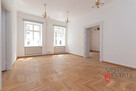 Piętro w kamienicy | 780 m2