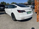 Tesla Model 3 Salon Polska