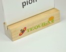 Stojak na menu / ulotki z plexi z drewnianą podstawką - 3