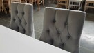 Krzesło tapicerowane białe pikowane z kołatką nowe - 7
