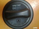 KOREK WLEWU PALIWA MERCEDESA - 2
